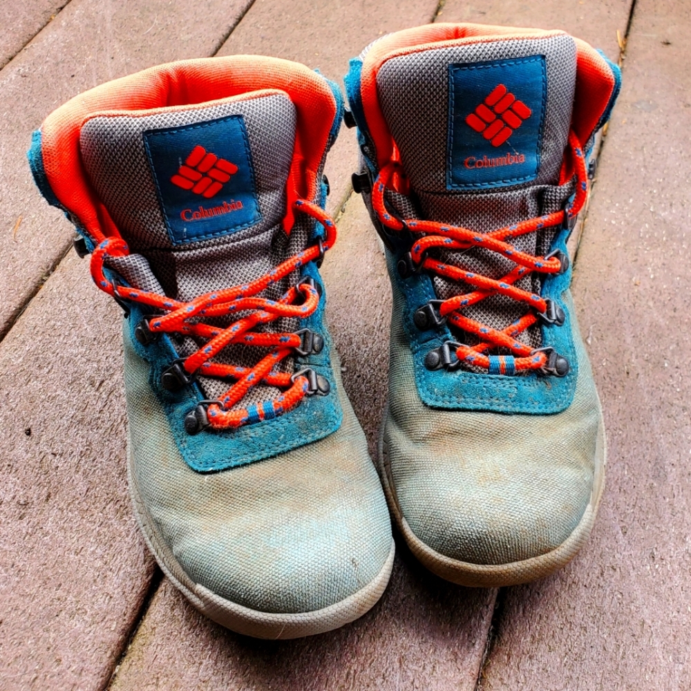 ⚠️SOLD⚠️ Women's Columbia Hiking Shoes